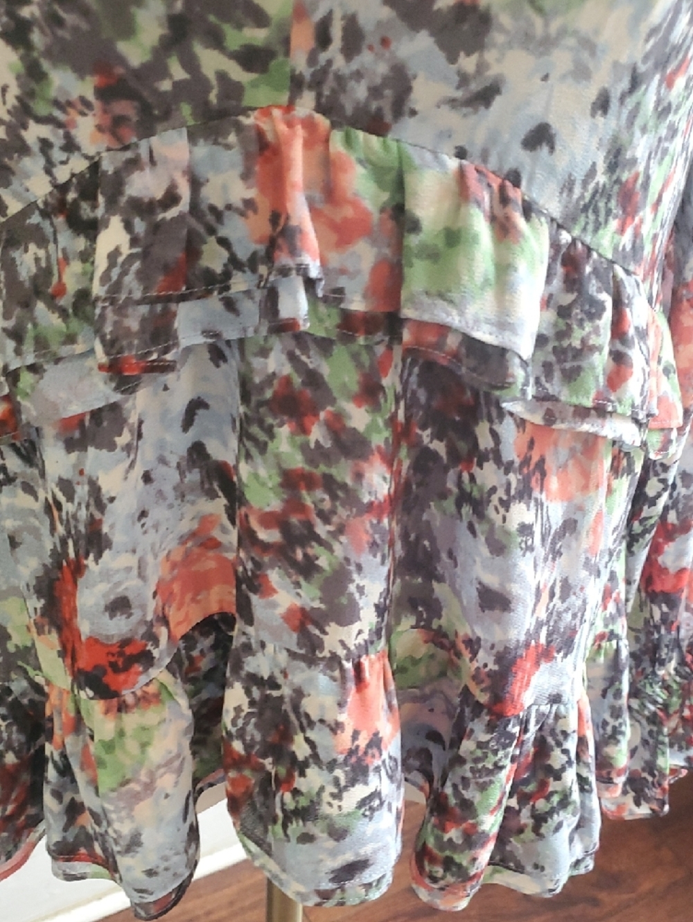 cinq a sept Floral Abstract V-Neck Ruffle Long Sleeve Top - Coral, Green, Gray - Picture 4 of 16